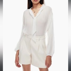 🆕Aritzia Barbara blouse Black color（xs）